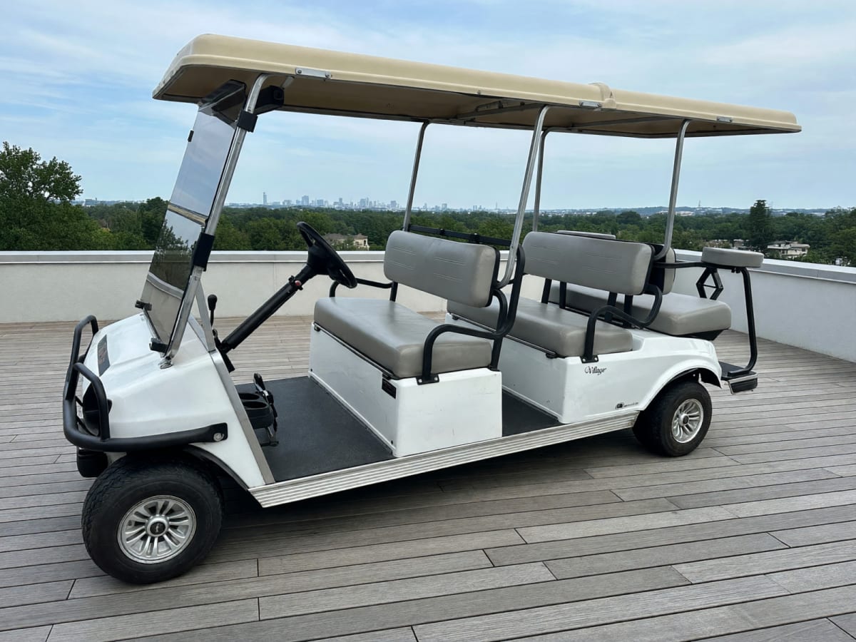 Club Car Villager 6 Seater Gas Golf Cart in Good Condition