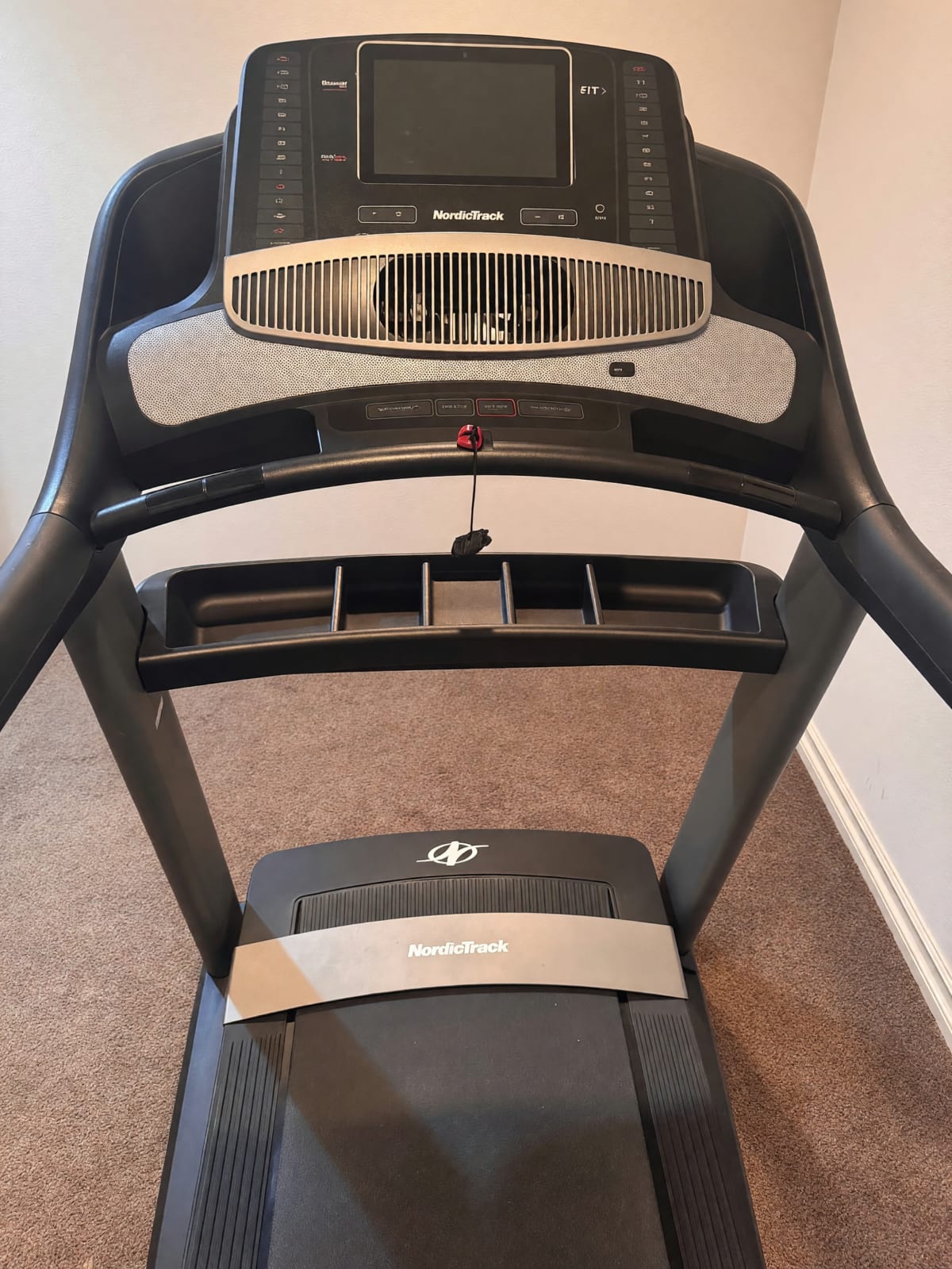 2022 NordicTrack Commercial 1750 Treadmill – Good Condition, 16″ Display – West Hollywood, CA