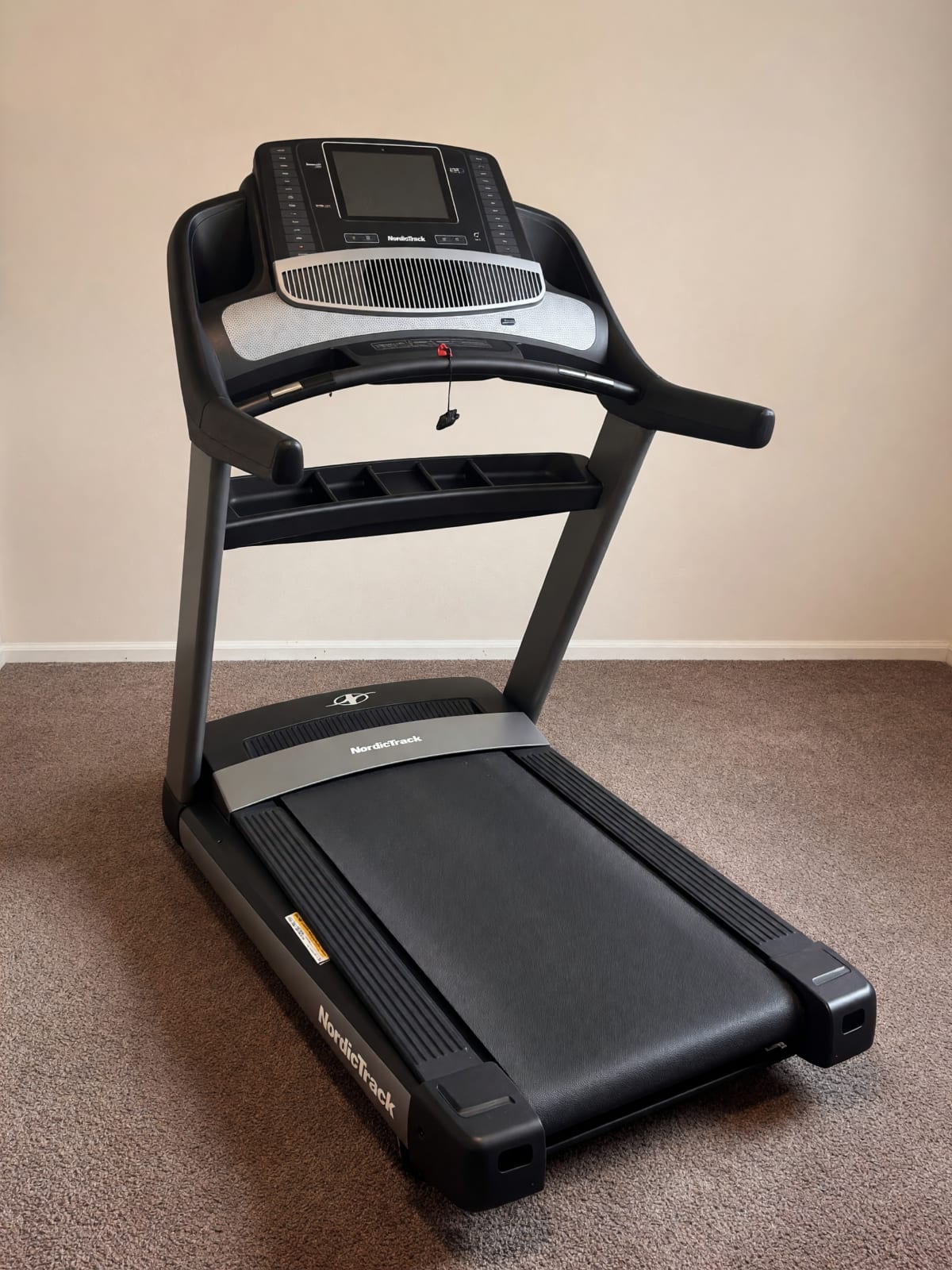 2022 NordicTrack Commercial 1750 Treadmill – Great Condition, 4.25 HP – West Hollywood, CA