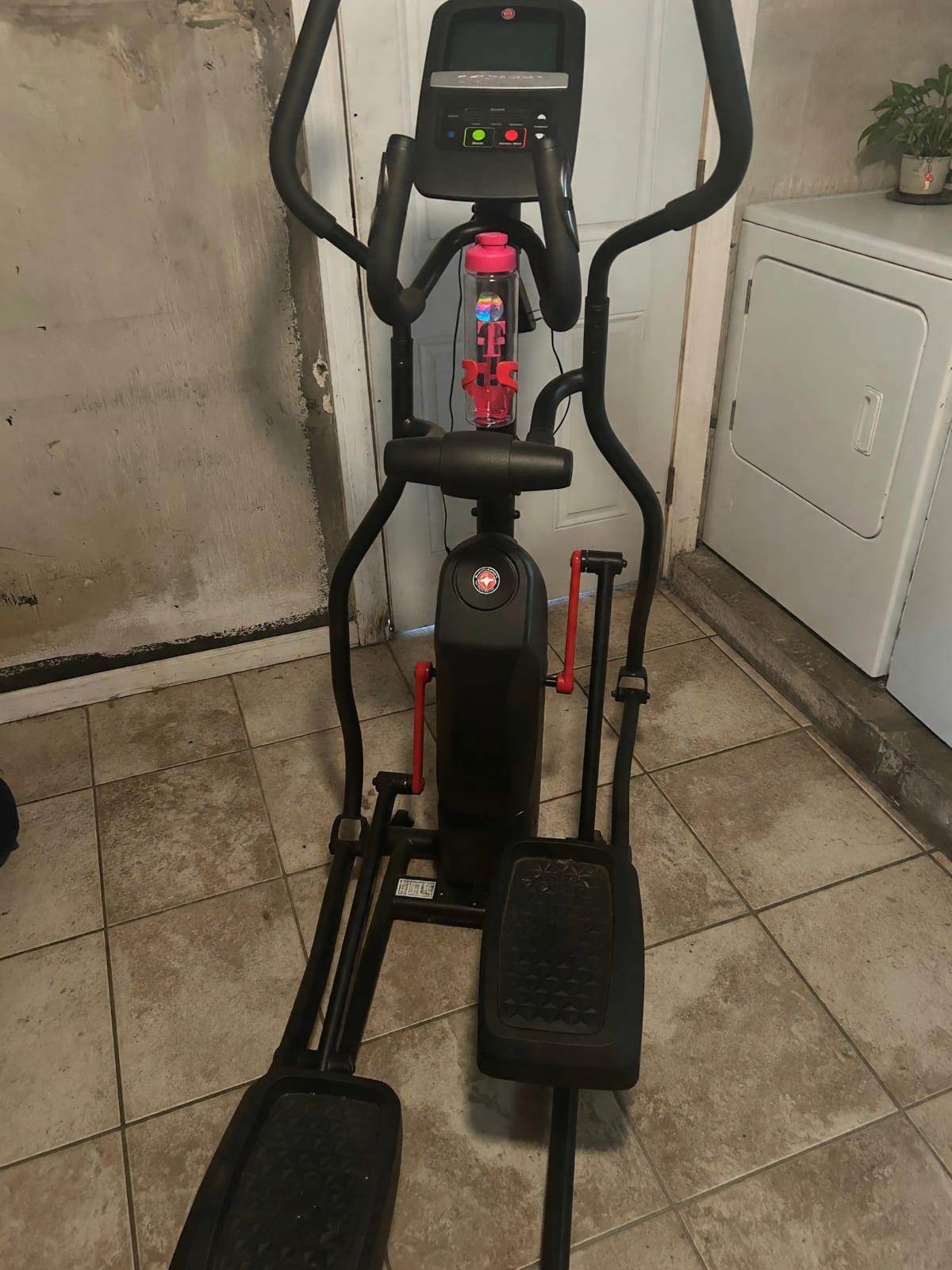 2024 Schwinn 411 Elliptical – Like New, Electric Touchscreen – Oak Park, IL