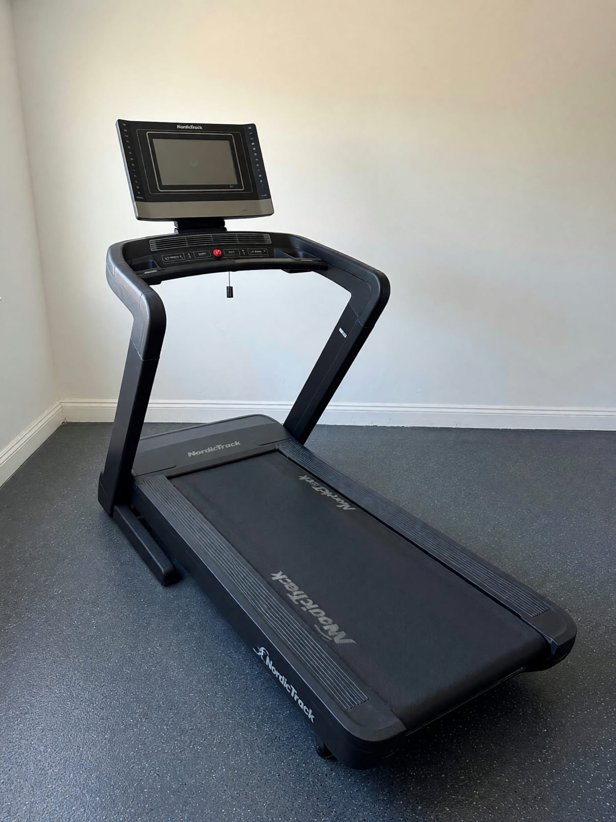NordicTrack 1750 Commercial Treadmill in Good Condition