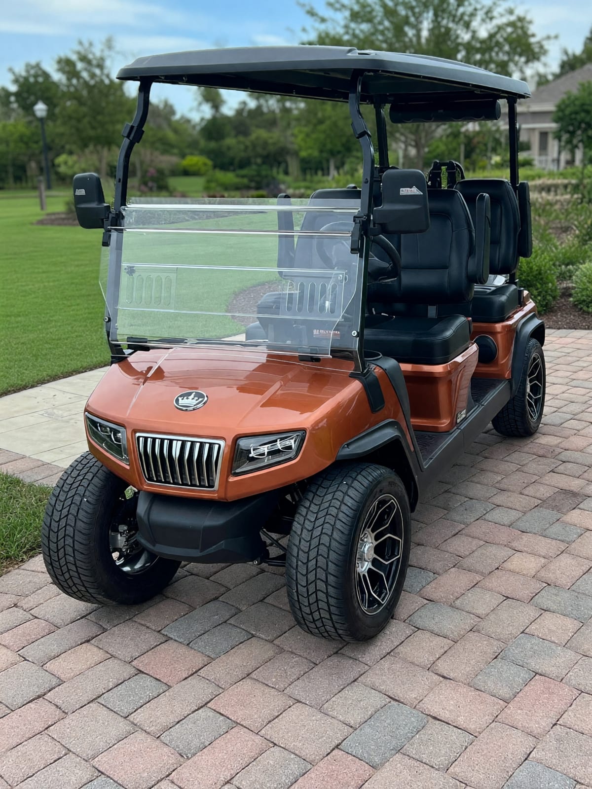 2024 Evolution D5 4-Seater Lithium Golf Cart in Like New Condition
