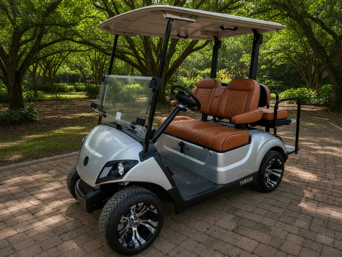 Yamaha Drive2 Gas Golf Cart in Like New Condition