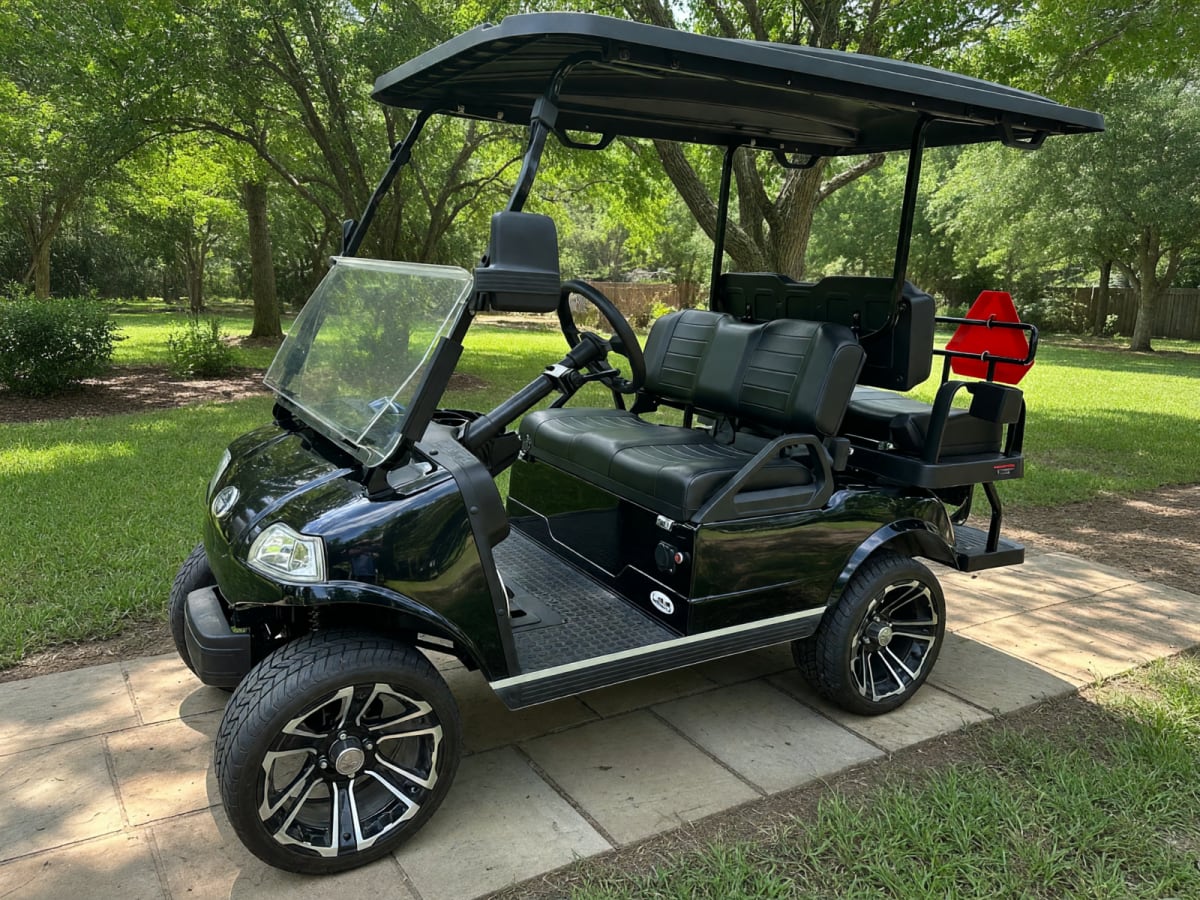 2024 Evolution Classic Lithium Golf Cart in Like New Condition