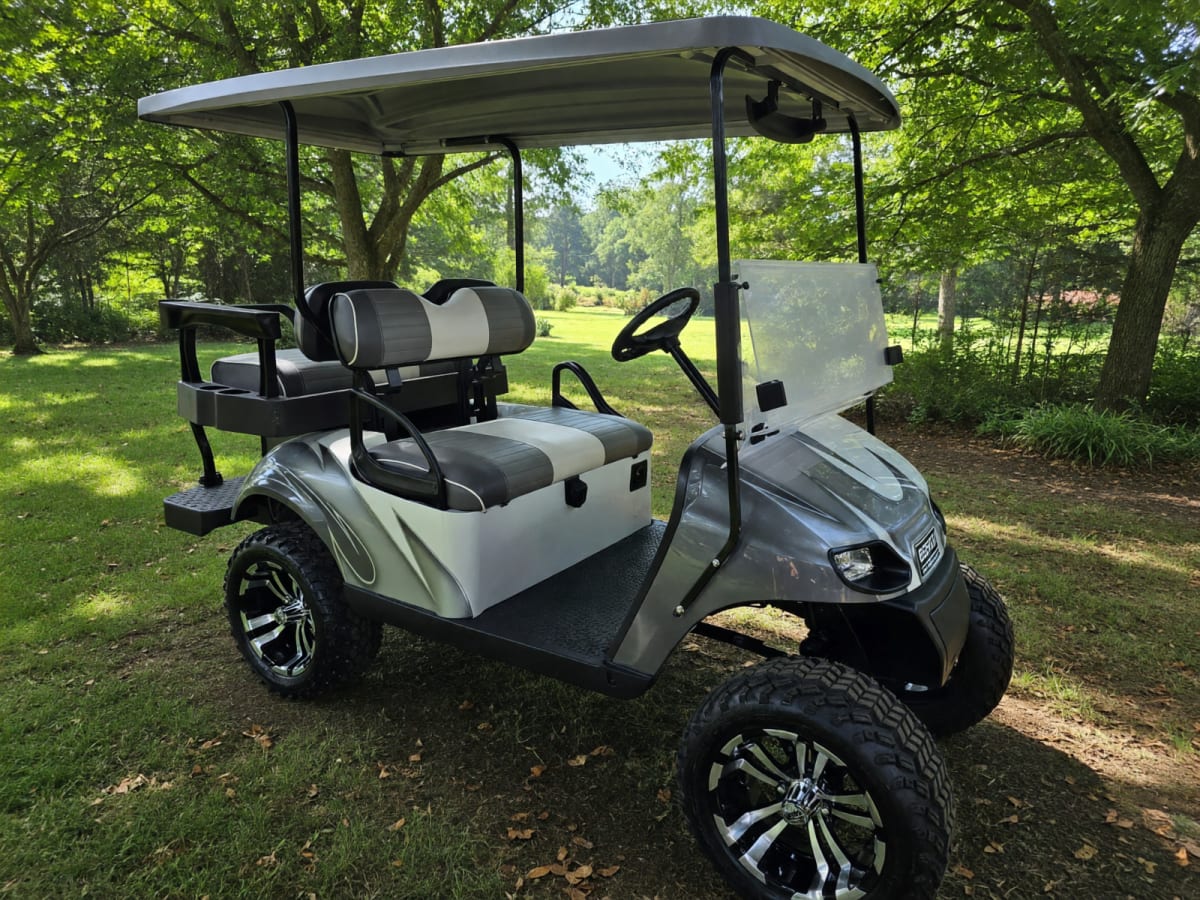 EZ-GO 2019 TXT 48 Volt Lifted Golf Cart in Like New Condition – Godwin, NC