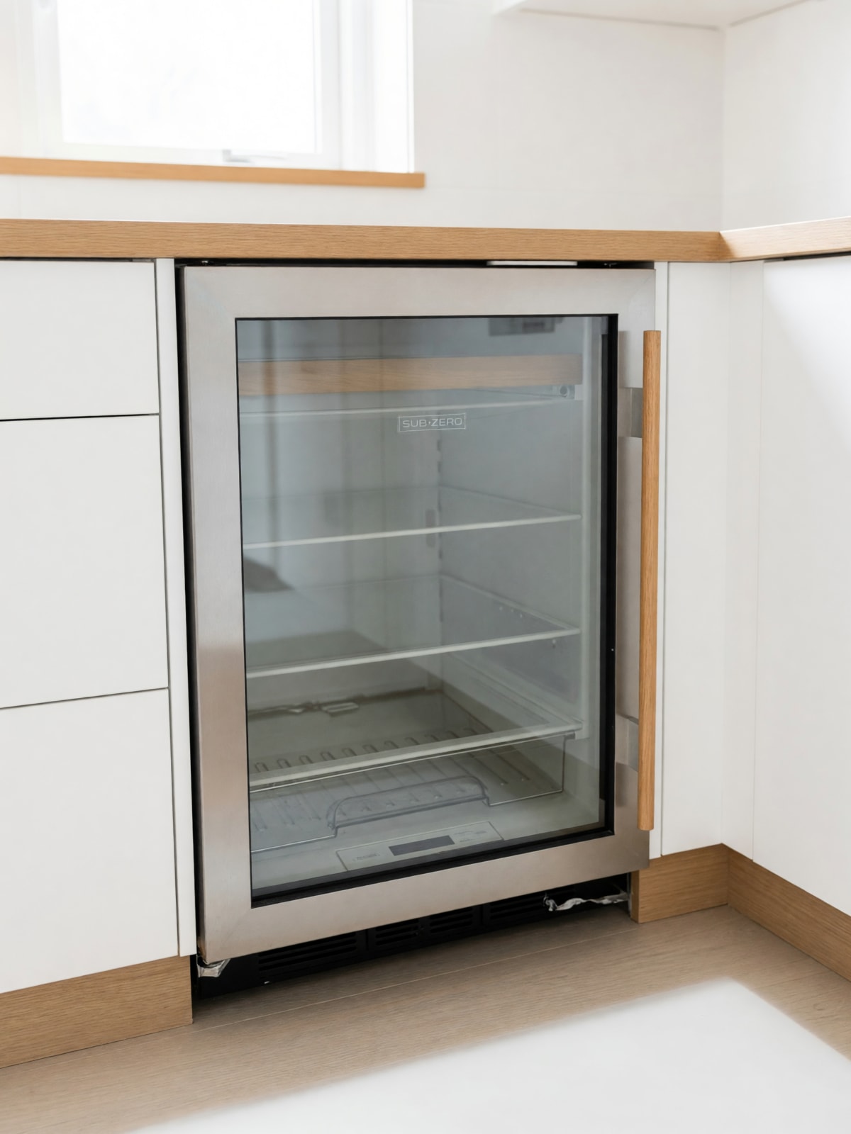 2016 Sub-Zero UC-24BG/S/TH 24 Inch Beverage Center Like New – Phoenix, AZ