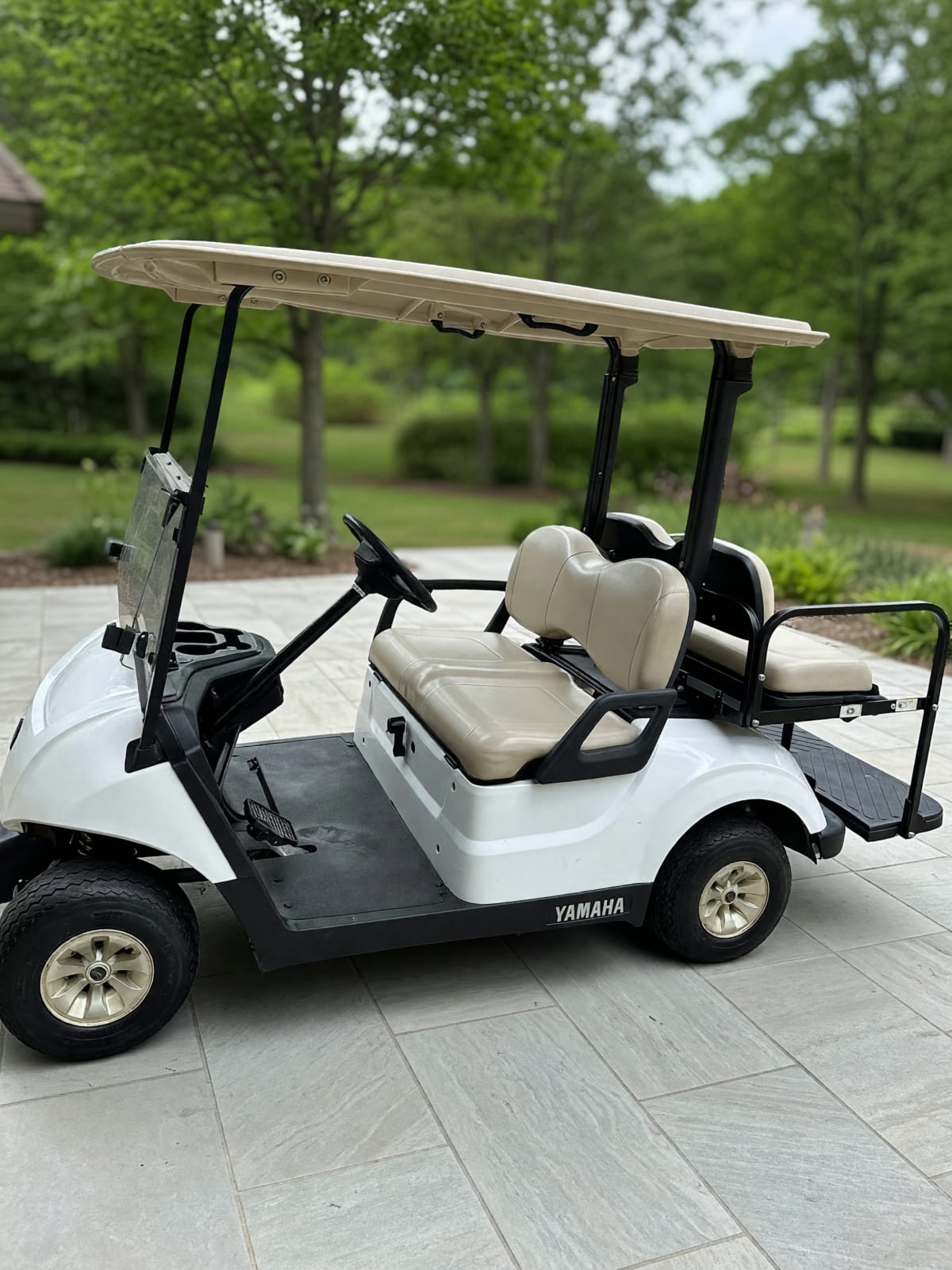 2021 Yamaha Four Passenger Gas Golf Cart in Like New Condition – Thornville, OH