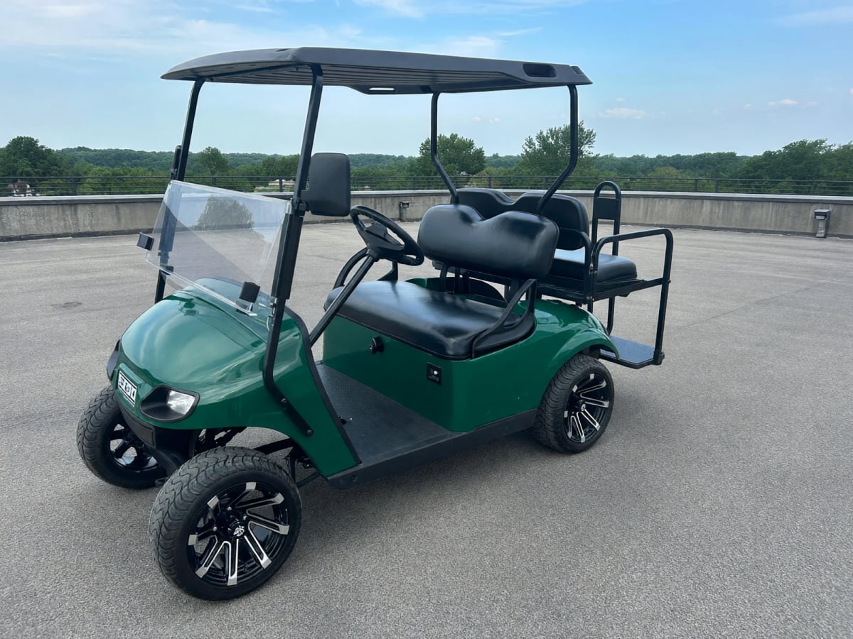 2017 Ezgo Gas Golf Cart in Good Condition – Columbus, IN