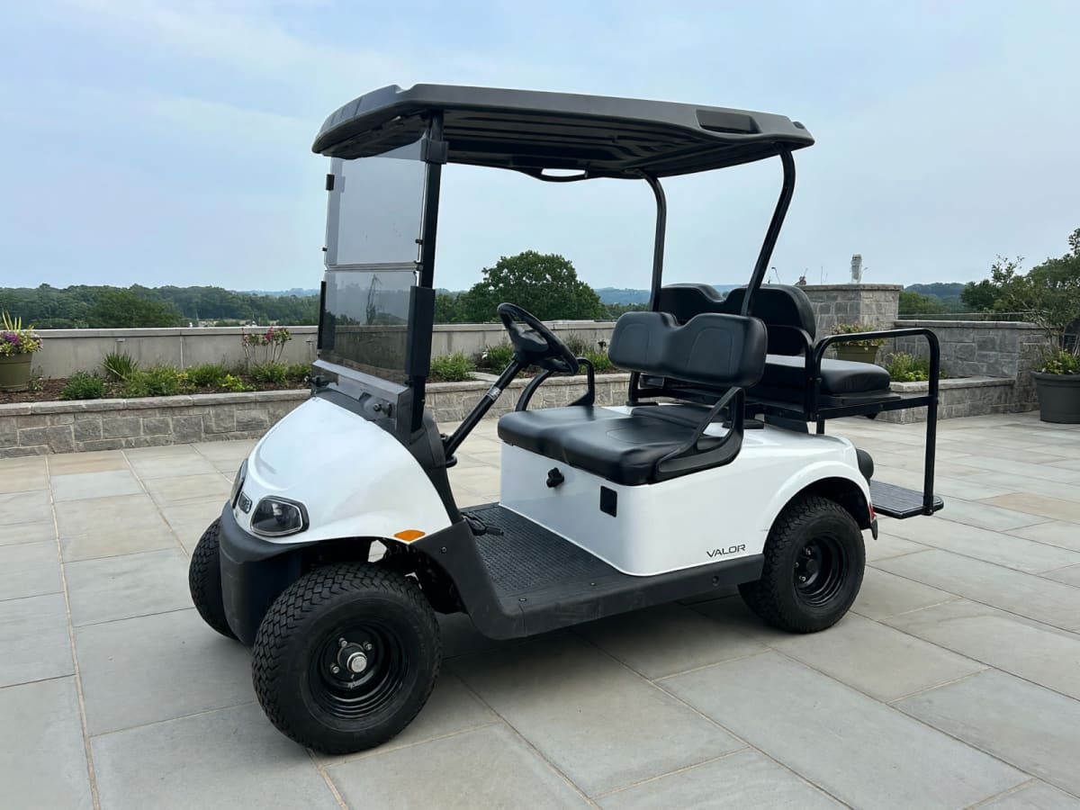 2023 EZGO Valor Gas Golf Cart – Knox, IN