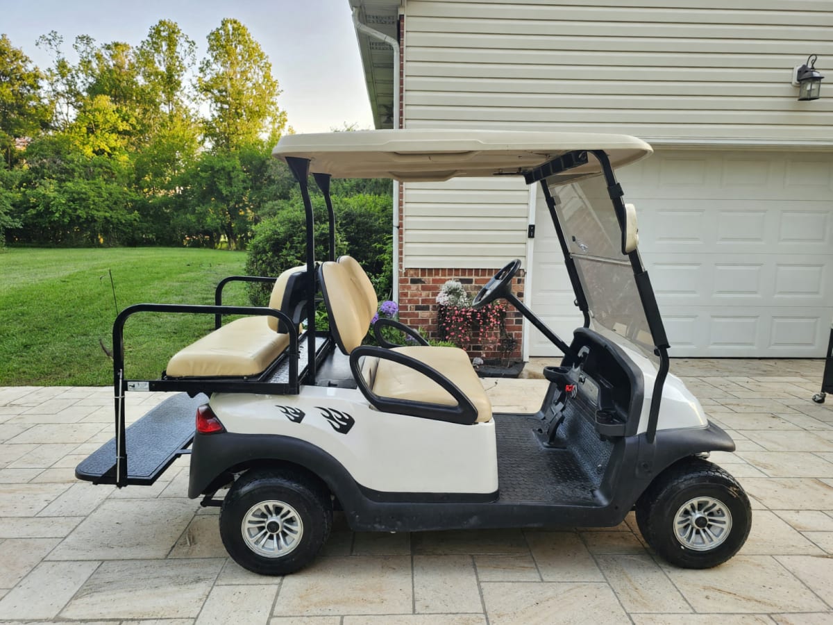 Club Car Precedent Golf Cart in Like New Condition – Haymarket, VA