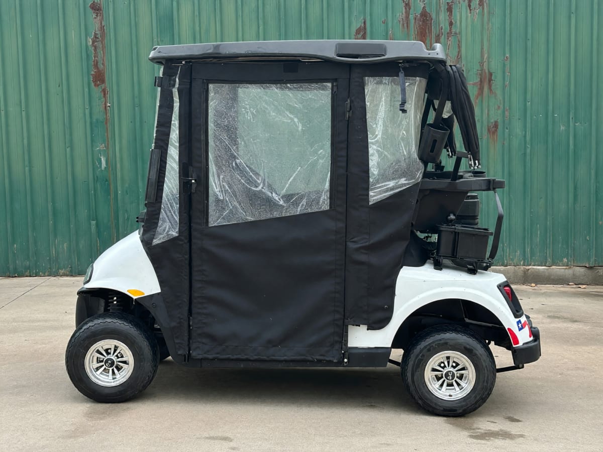 2020 EZGO Elite Golf Cart – White, Lithium Battery, Enclosure Included – Denison, TX