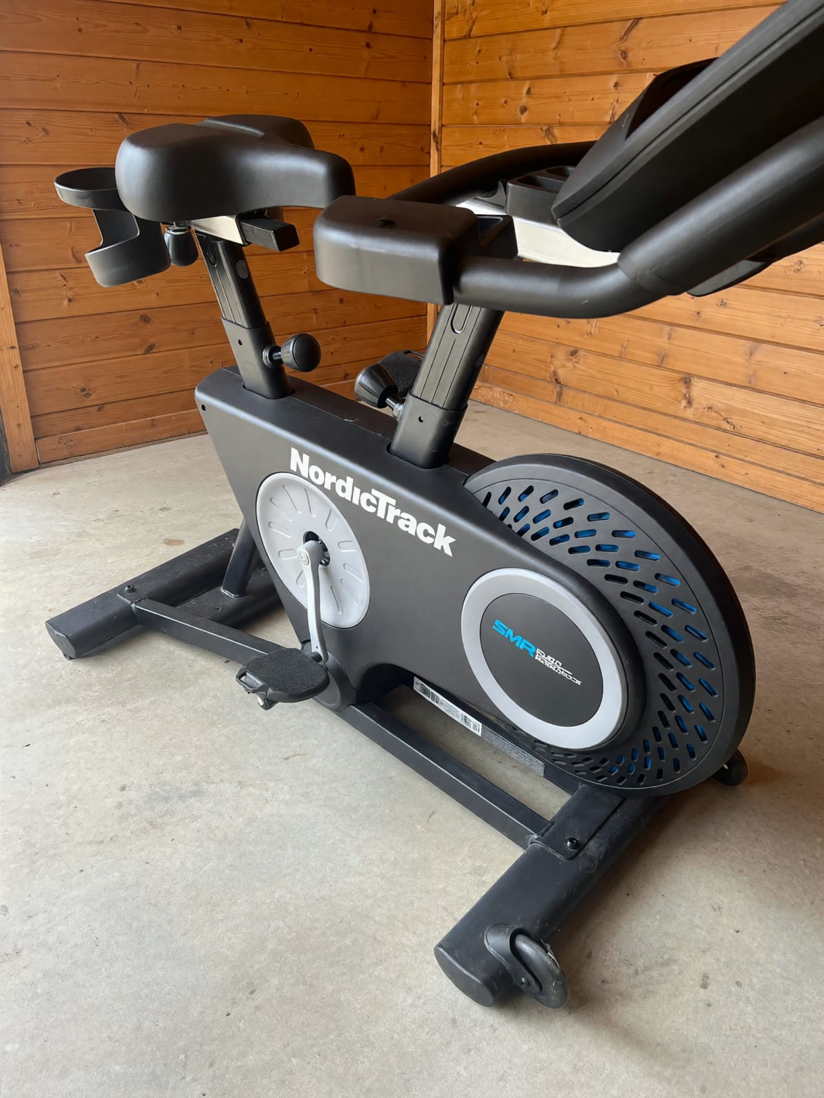 2022 NordicTrack NTEX71021 Studio Bike – Excellent Condition, HD Touchscreen – Auburn, WA