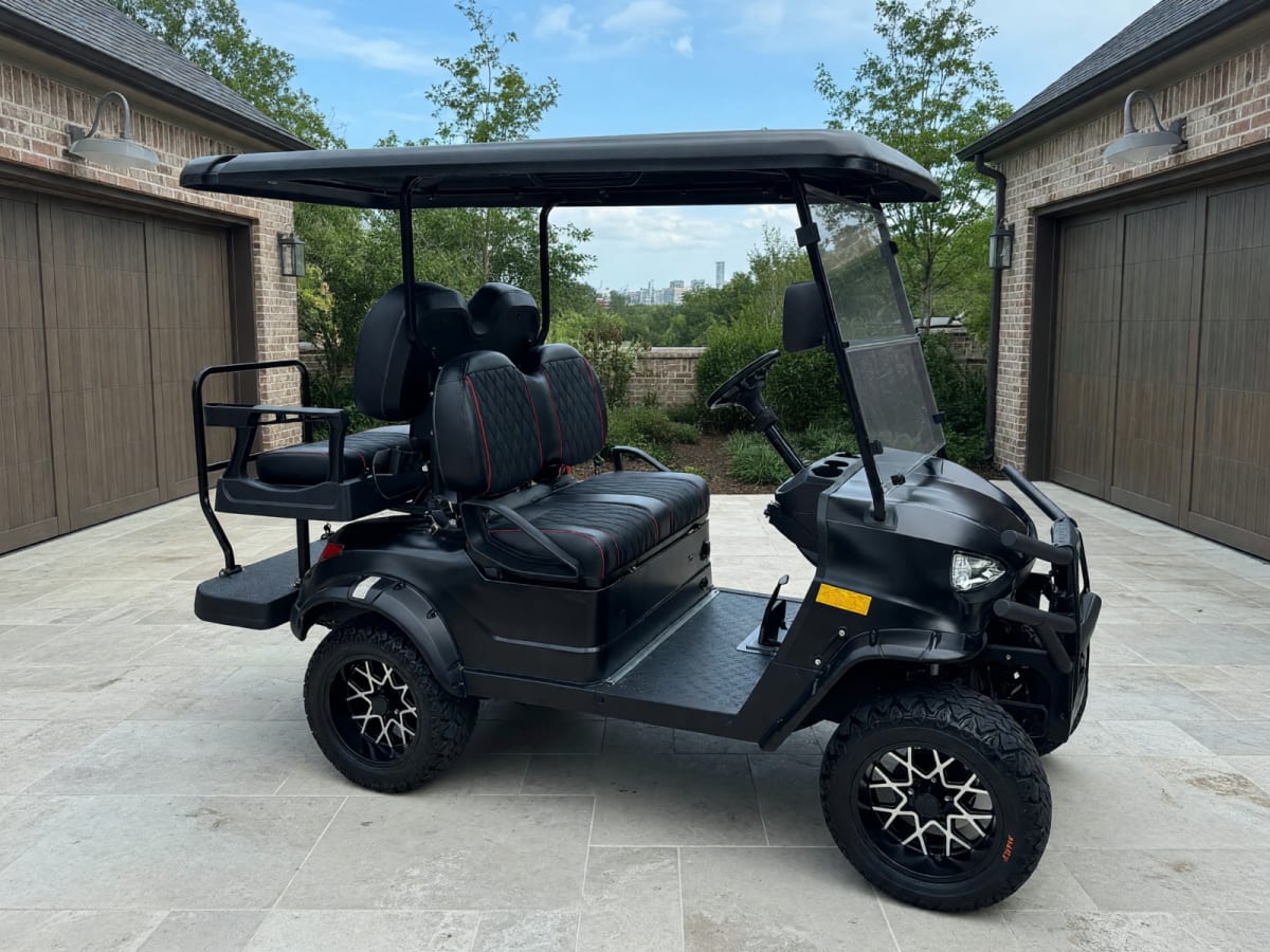 4-Passenger Lifted Electric Golf Cart in Like New Condition – Allen, TX