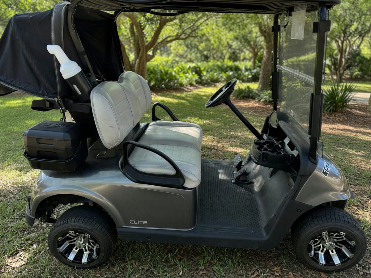 E-Z-GO Elite Lithium 2 Seater Golf Cart in Like New Condition – Lakeland, FL