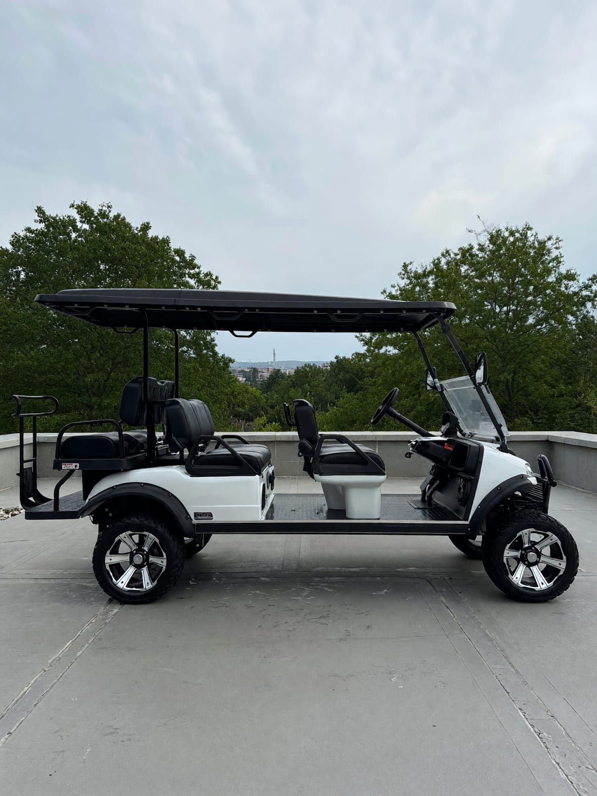 2025 Evolution Forester Lithium 6 Seater Golf Cart in Like New Condition – Longwood, FL