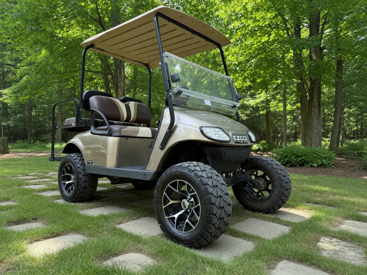 2020 EZ GO TXT Golf Cart in Like New Condition – Pittsville, WI
