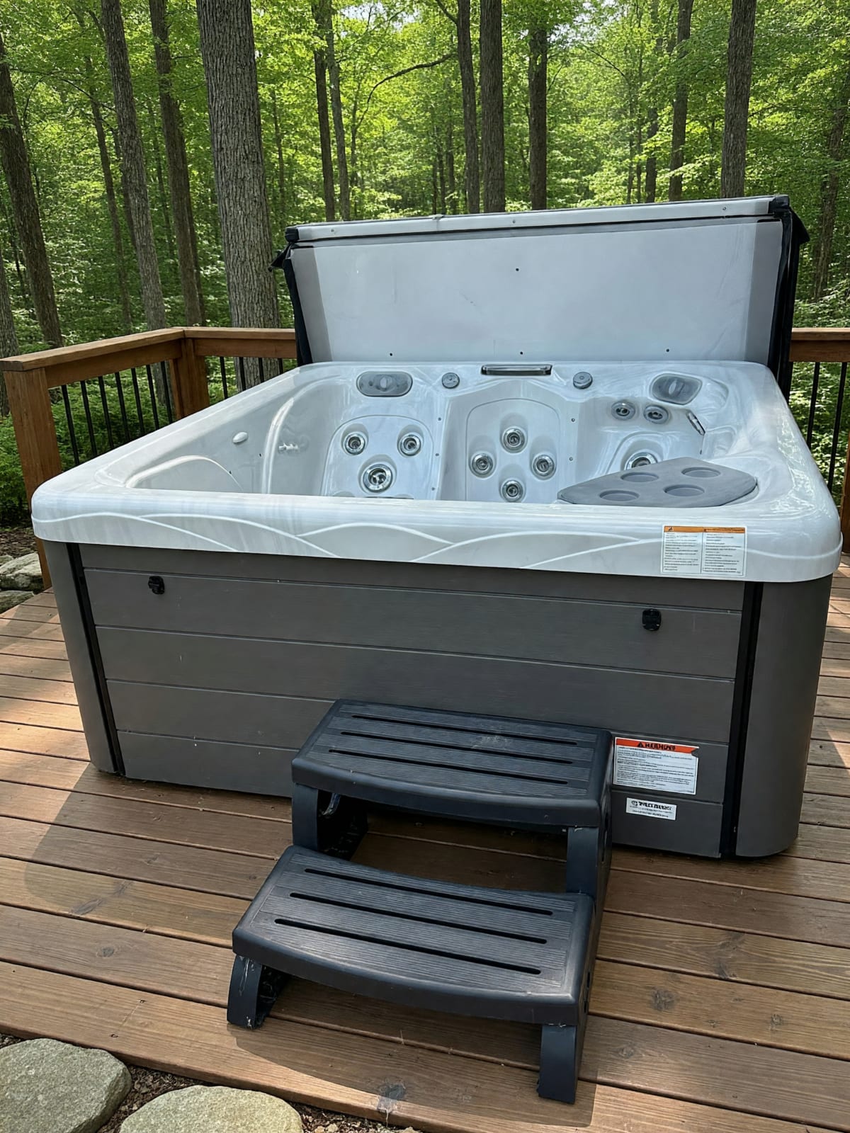 Master Spas Twilight Series 6.2 in Like New Condition – Cedarburg, WI