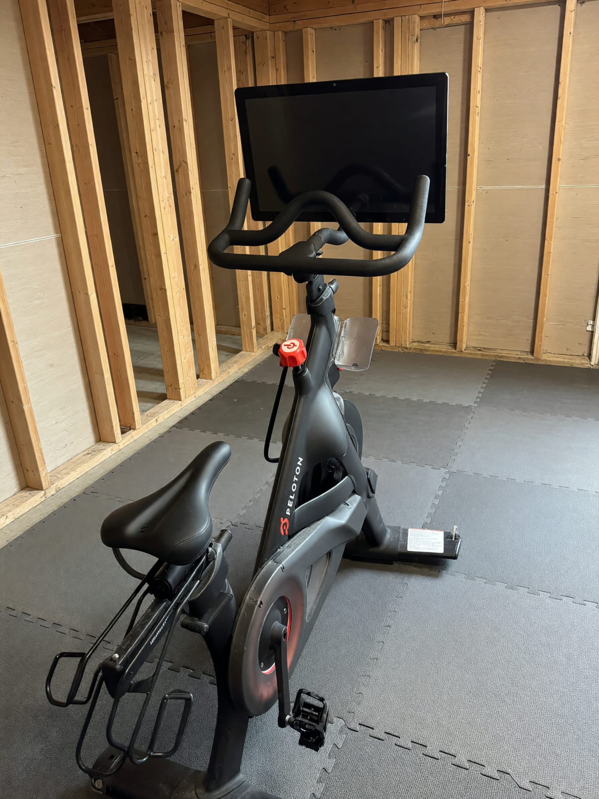 2020 Peloton Bike – Like New Condition – Toledo, OH
