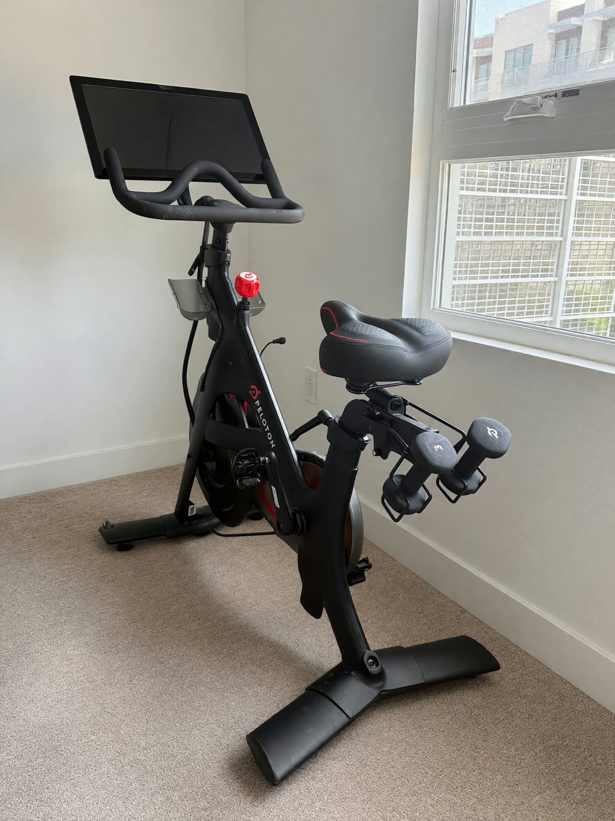 Peloton Bike with Touchscreen and 3lb Dumbbells in Good Condition – Costa Mesa, CA