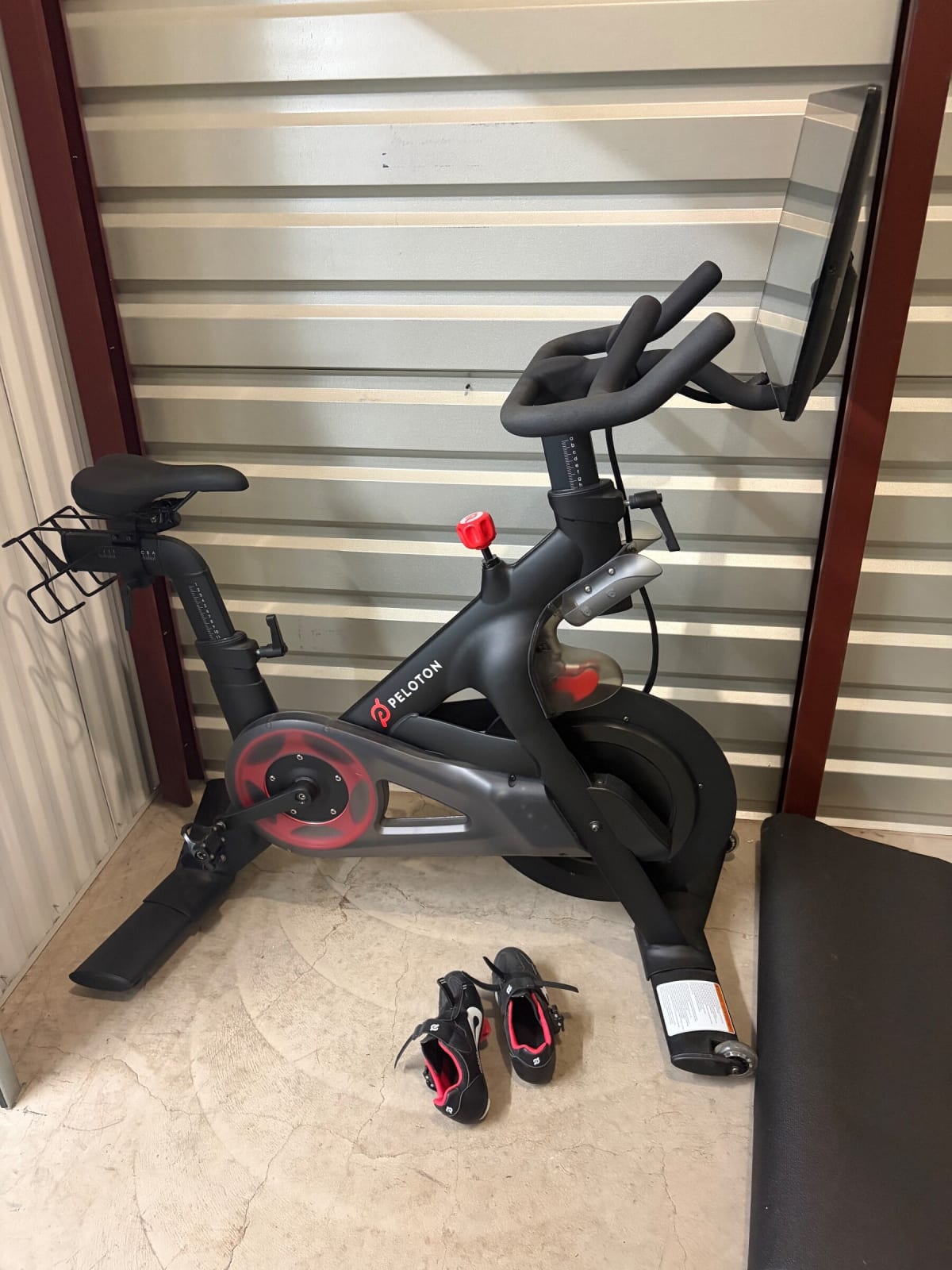 2021 Peloton Bike – Good Condition, 21″ Screen, Shoes & Weights – Lewisville, TX