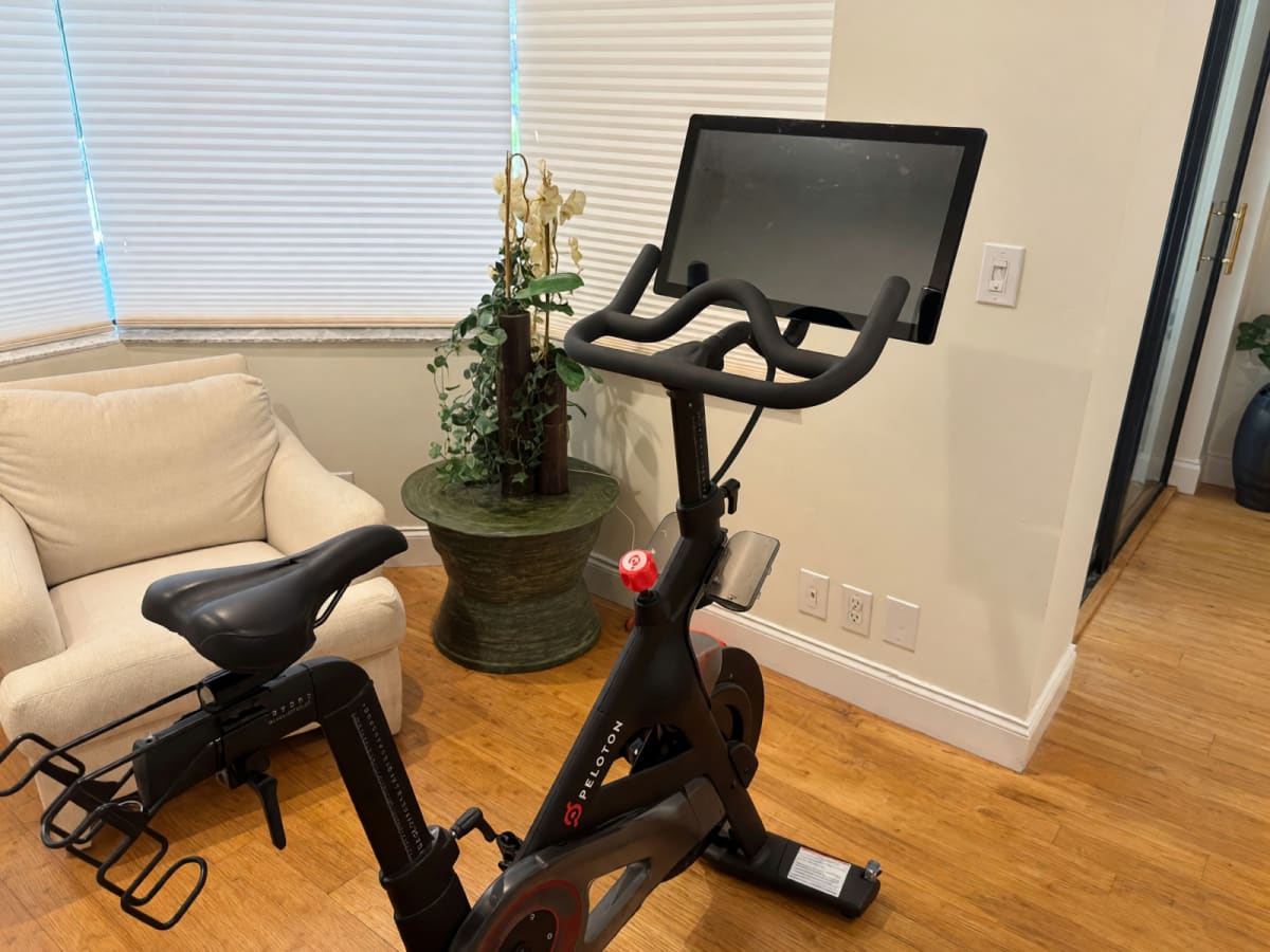2021 Peloton Bike – Good Condition, Includes Shoes & Weights – Boca Raton, FL
