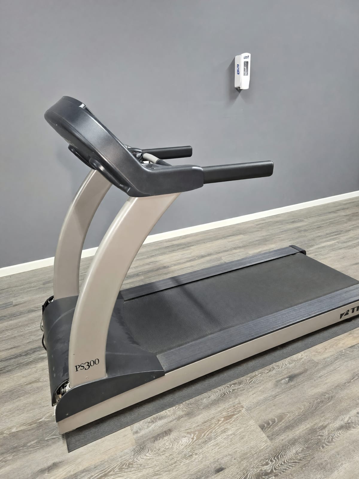 True Fitness PS 300 Treadmill in Good Condition – Roselle, IL