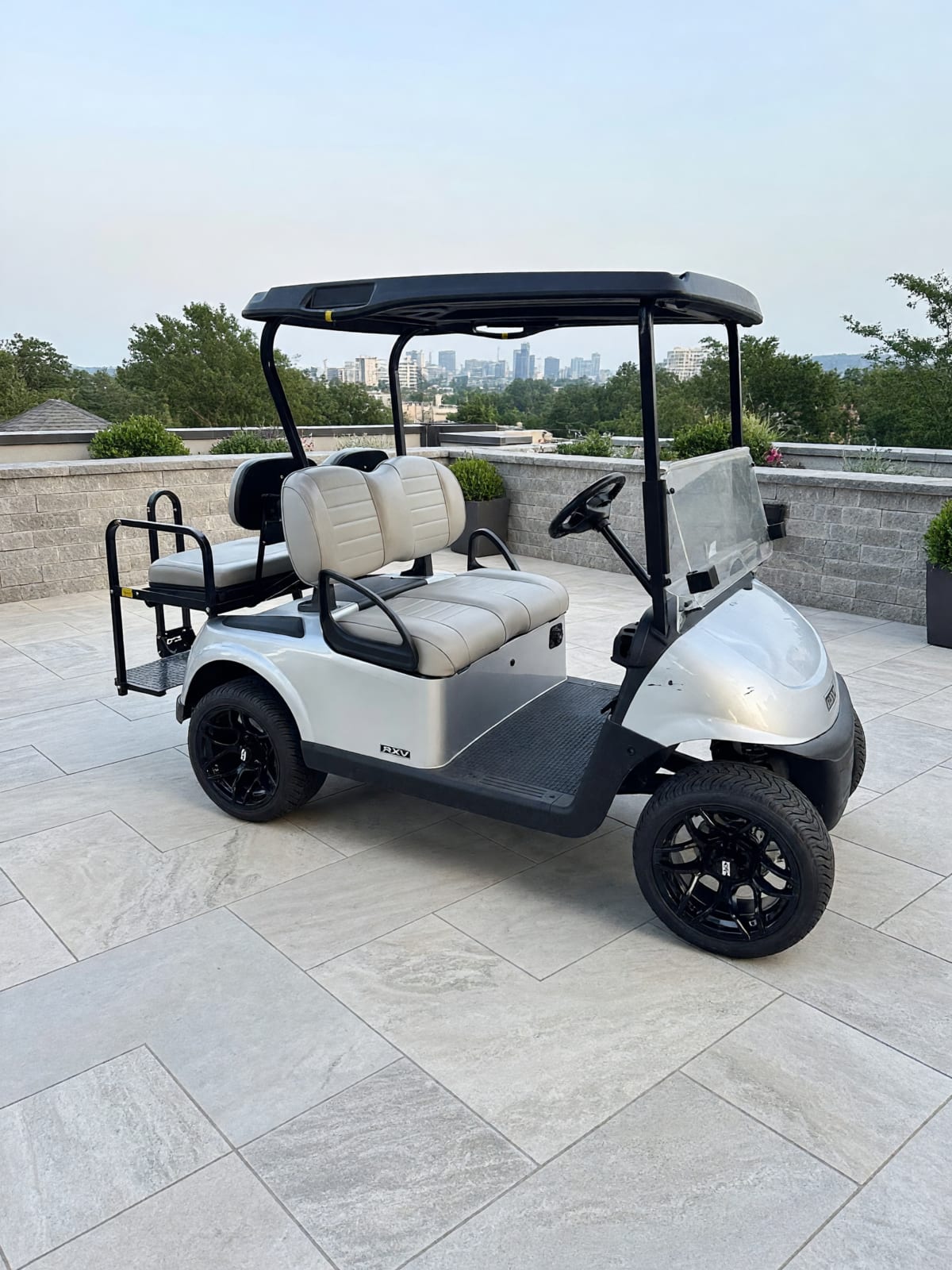 2020 EZGO RXV 48V Lithium in Like New Condition – Jackson, MI