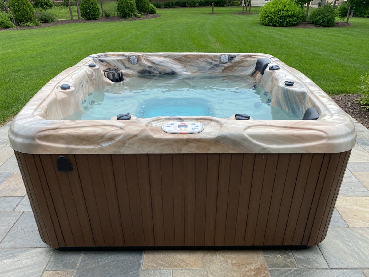 American Select 2022 Spa/Hot Tub in Good Condition – Indianapolis, IN