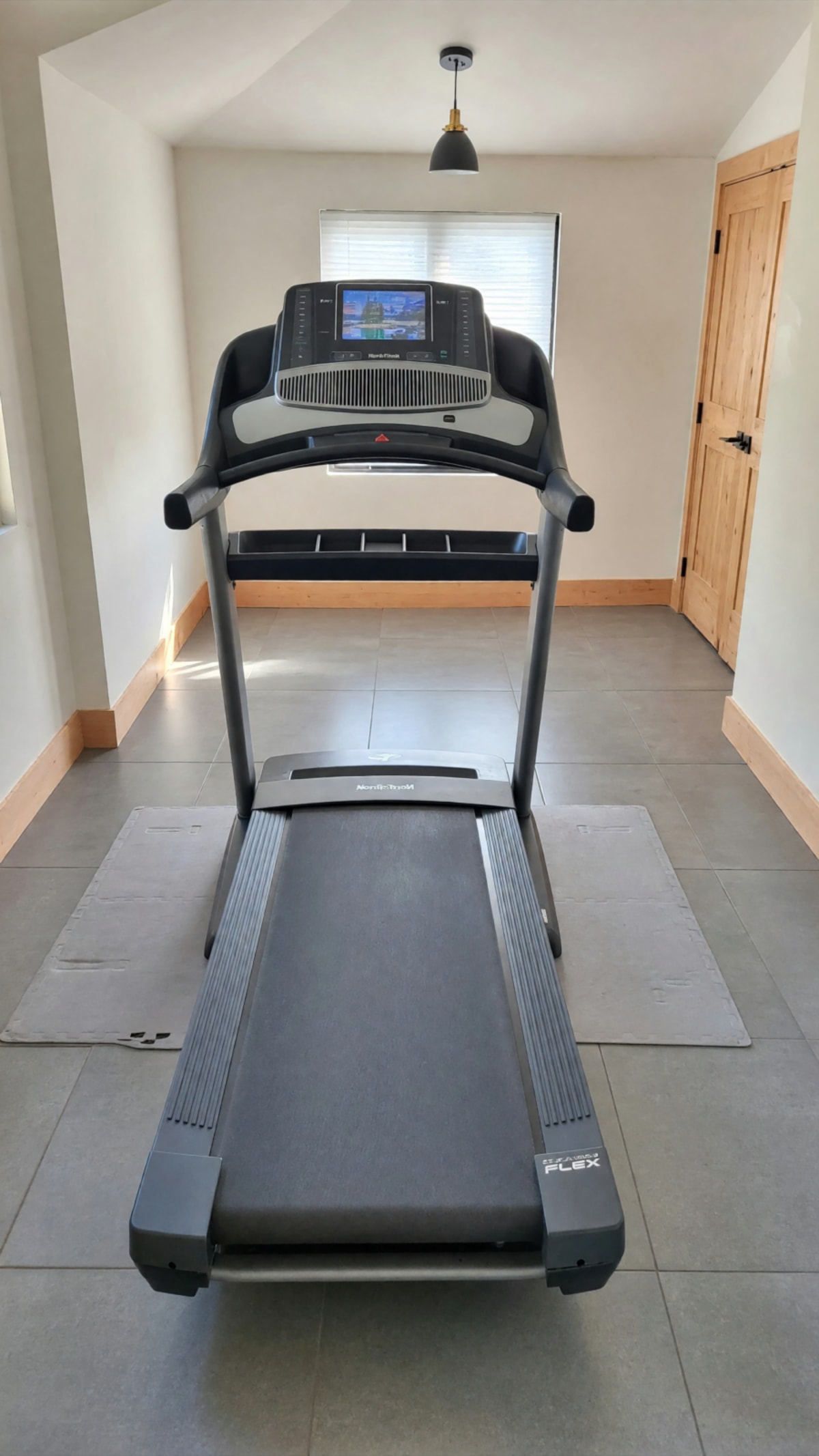 2021 NordicTrack Commercial 1750 Treadmill – Like New – New York, NY