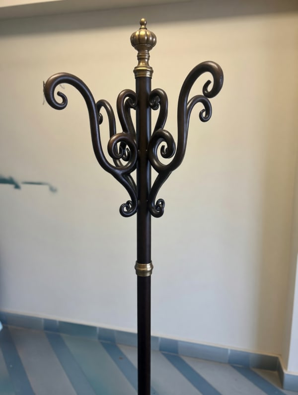 Sell your sell coat hanger
