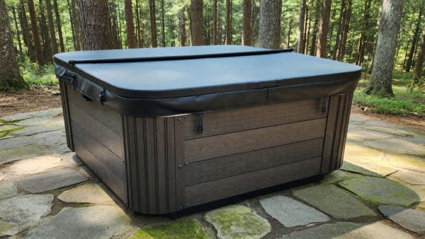 Coast Spas Classic Element Bench Hot Tub in Like New Condition – Norwalk, CA