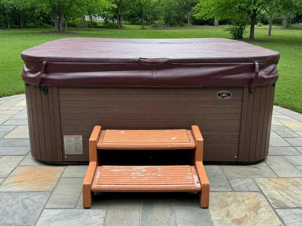 Nordic Hot Tubs Escape Hot Tub in Good Condition – Sullivan, MO