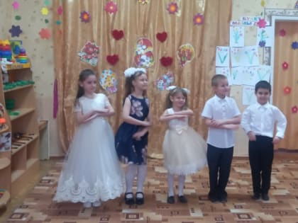 «Дочки- матери»