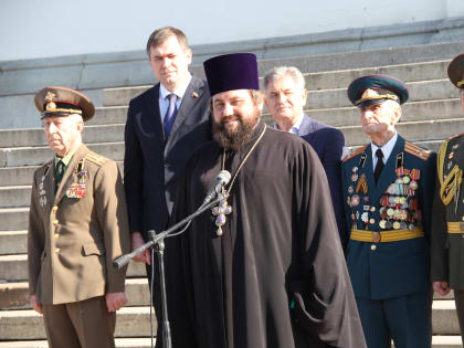 На площади Патриаршего Вознесенского собора прошли праздничные мероприятия, посвященные 100-летию войск связи