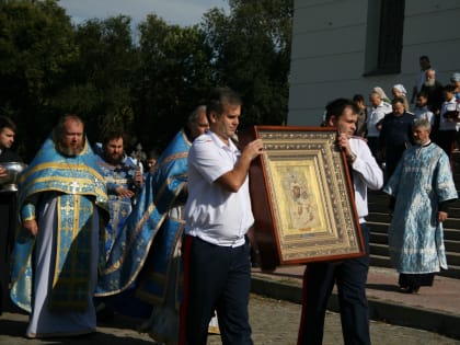 Атаманы и казаки Всевеликого войска Донского молитвенно отметили праздник в честь Аксайской иконы Божией Матери