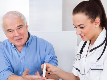 ВРАЧ: ОФИСНЫМ РАБОТНИКАМ ГРОЗЯТ ДИАБЕТ И ВАРИКОЗ