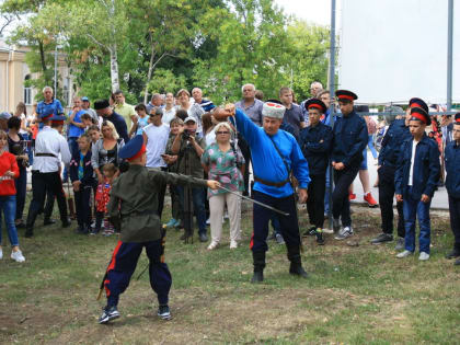 Войсковой священник Всевеликого войска Донского благословил участников этноспортивных осенних соревнований «Шермиции-2019»