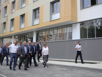 Голубев обозначил строки окончания строительства детского медцентра в Ростове