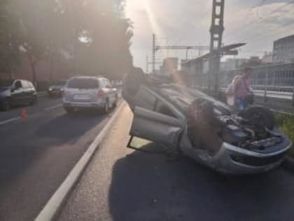 В Ростове на Нансена столкнулись две легковушки