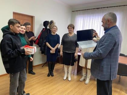 Депутат Валерий Шевченко исполнил мечту мальчика из Багаевского района