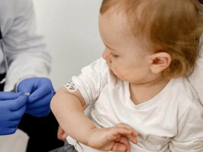 Более 204 тысяч жителей Дона уже вакцинированы против гриппа, 119 тысяч – дети