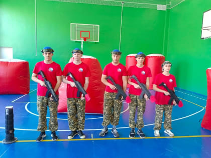 В рамках юнармейских военно-тактических игр "Южный Форпост-Память поколения" в школе № 2 г. Аксай состоялся турнир по спортивному лазертагу