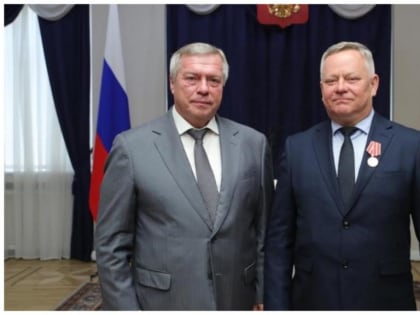 Главный врач ЦРБ Константин Пыльцин награжден медалью Луки Крымского за выдающиеся достижения