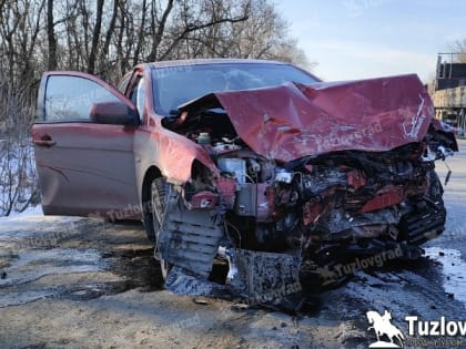 На трассе под Новочеркасском в лобовом столкновении травмы получили три человека
