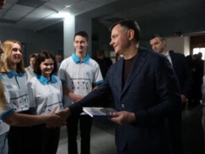 Юрий Слюсарь обсудил со студентами возможности трудоустройства на Дону