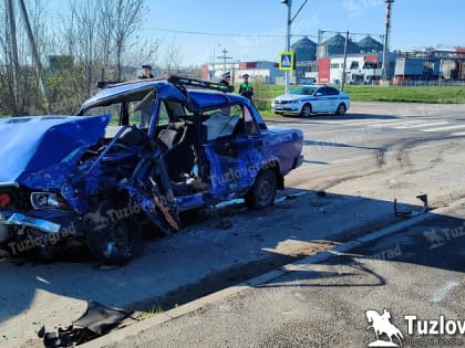 На трассе под Новочеркасском в ДТП с автобусом пострадали два человека