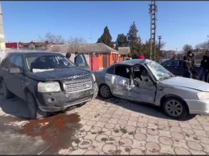 В Батайске из-за столкновения двух машин пострадал пешеход