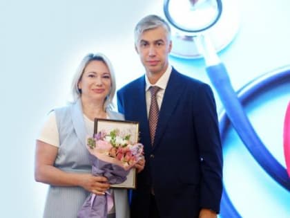 Алексей Логвиненко поздравил медработников с профессиональным праздником