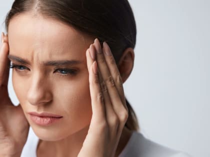 ГОЛОВНАЯ БОЛЬ И АЛЛЕРГИЯ: ВРАЧ НАЗВАЛ СИМПТОМЫ ГИПЕРВИТАМИНОЗА