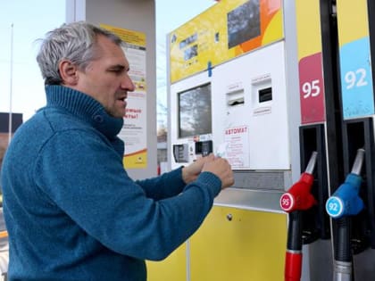 Бензин на опохмел: цены на горючее могут взлететь сразу после Нового года
